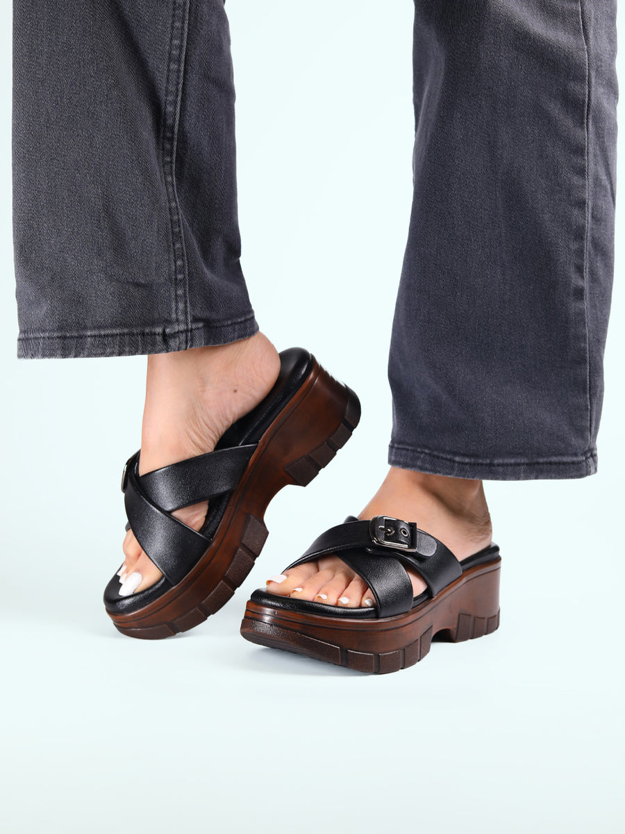 Lila Black Flatform Heels