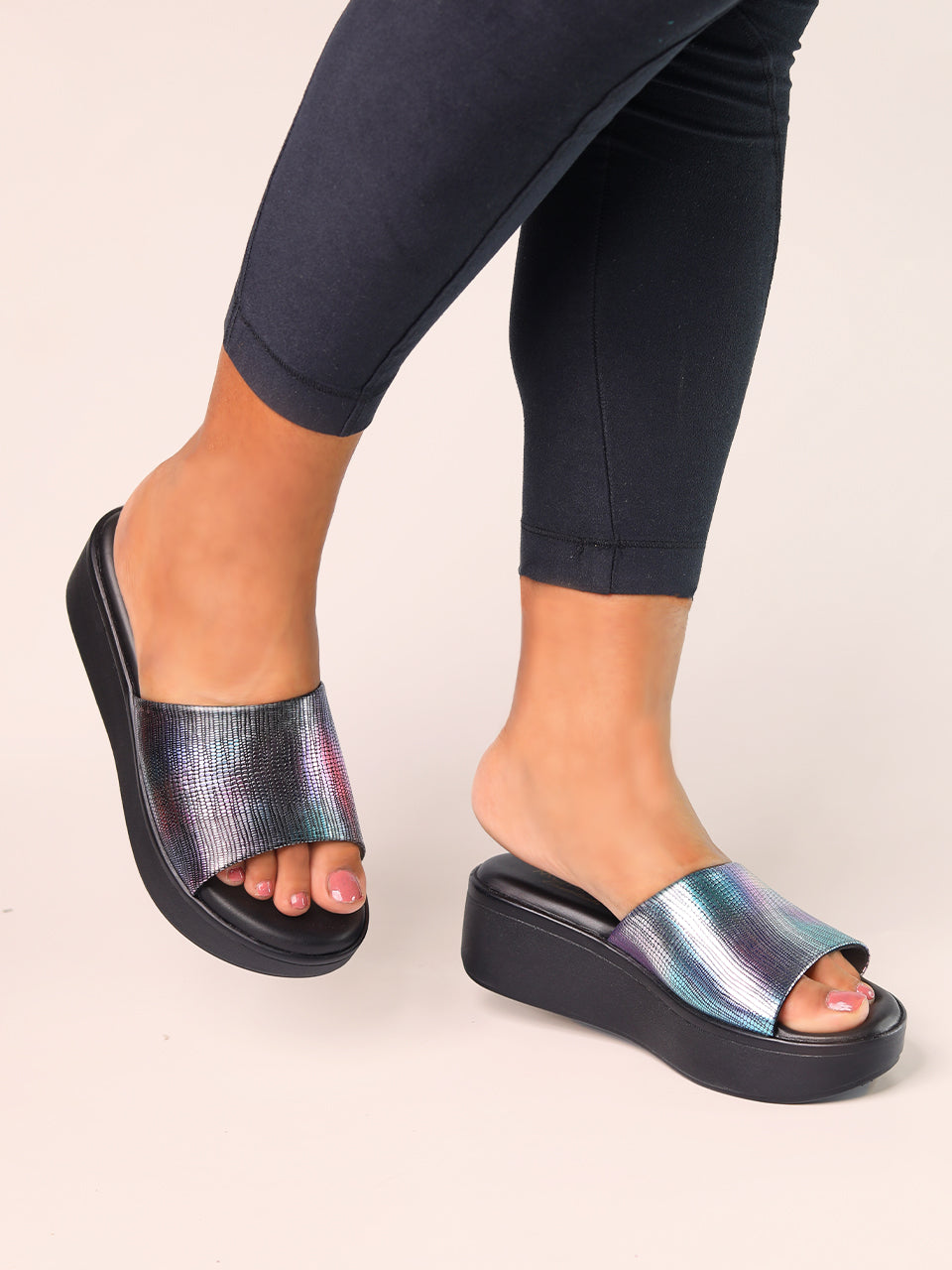 Angelica Multicolor Wedges