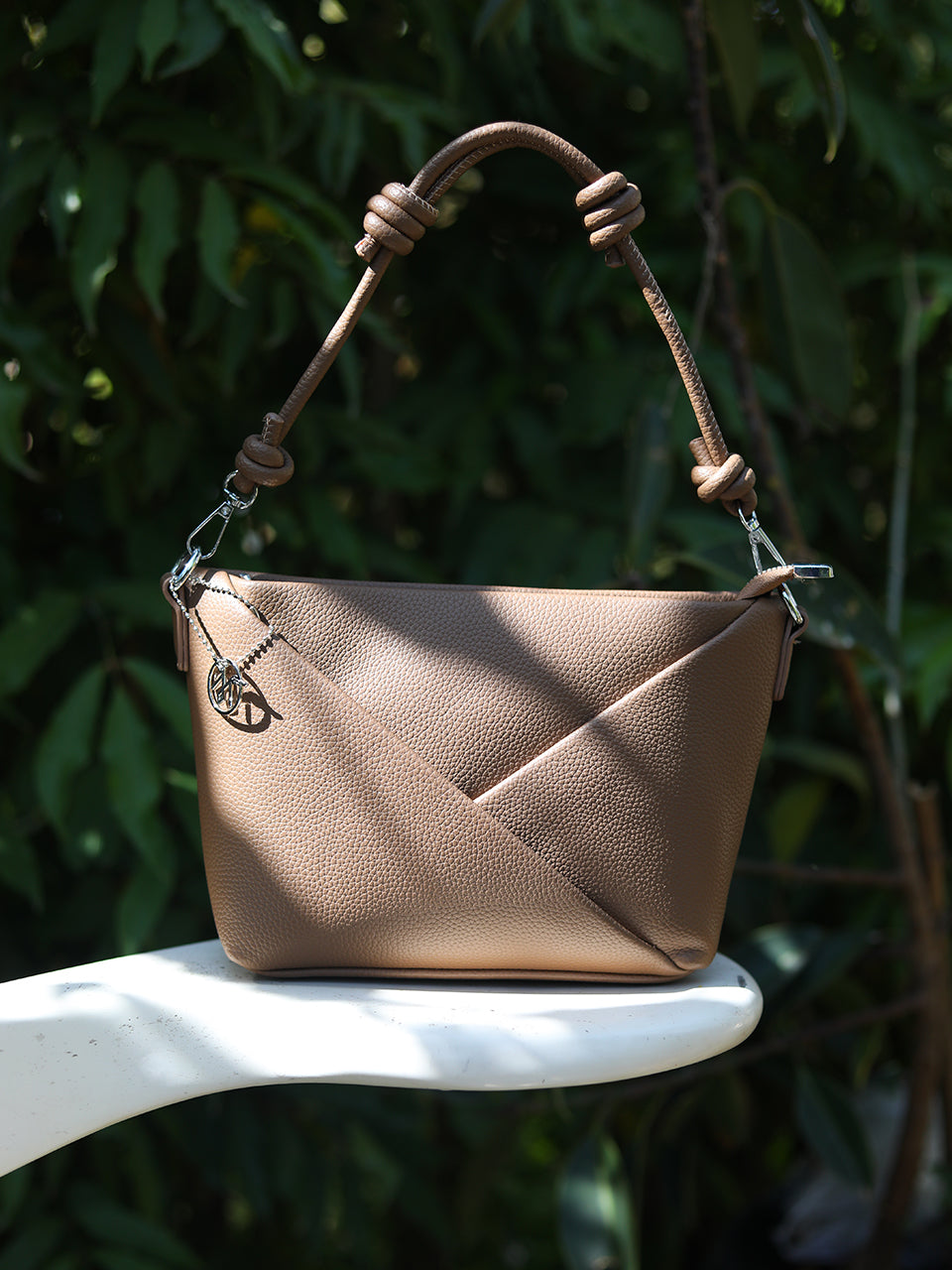 Slingvelope Beige Sling Bag