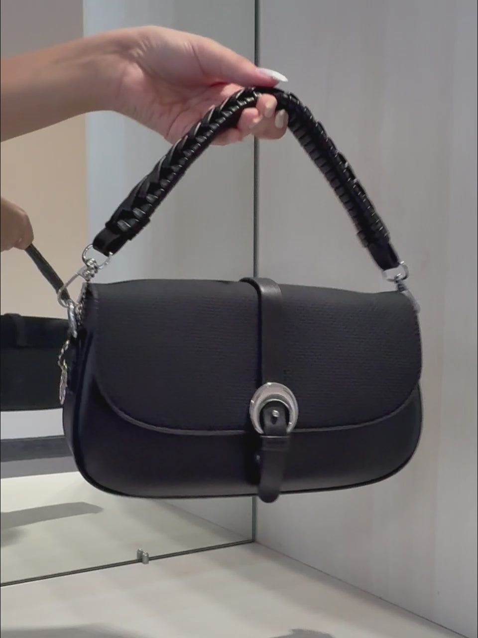 Eve Black Handheld Bag